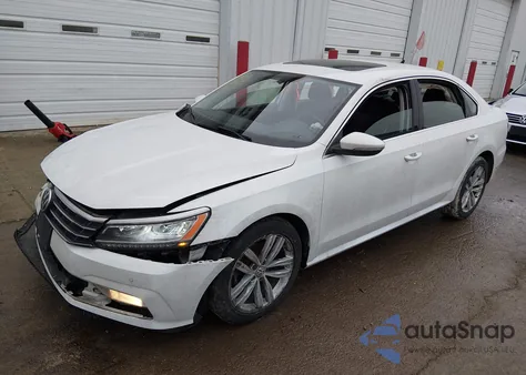 2018 Volkswagen Passat 2.0T Se z USA, uszkodzony, nr VIN 1VWBA7A39JC048763